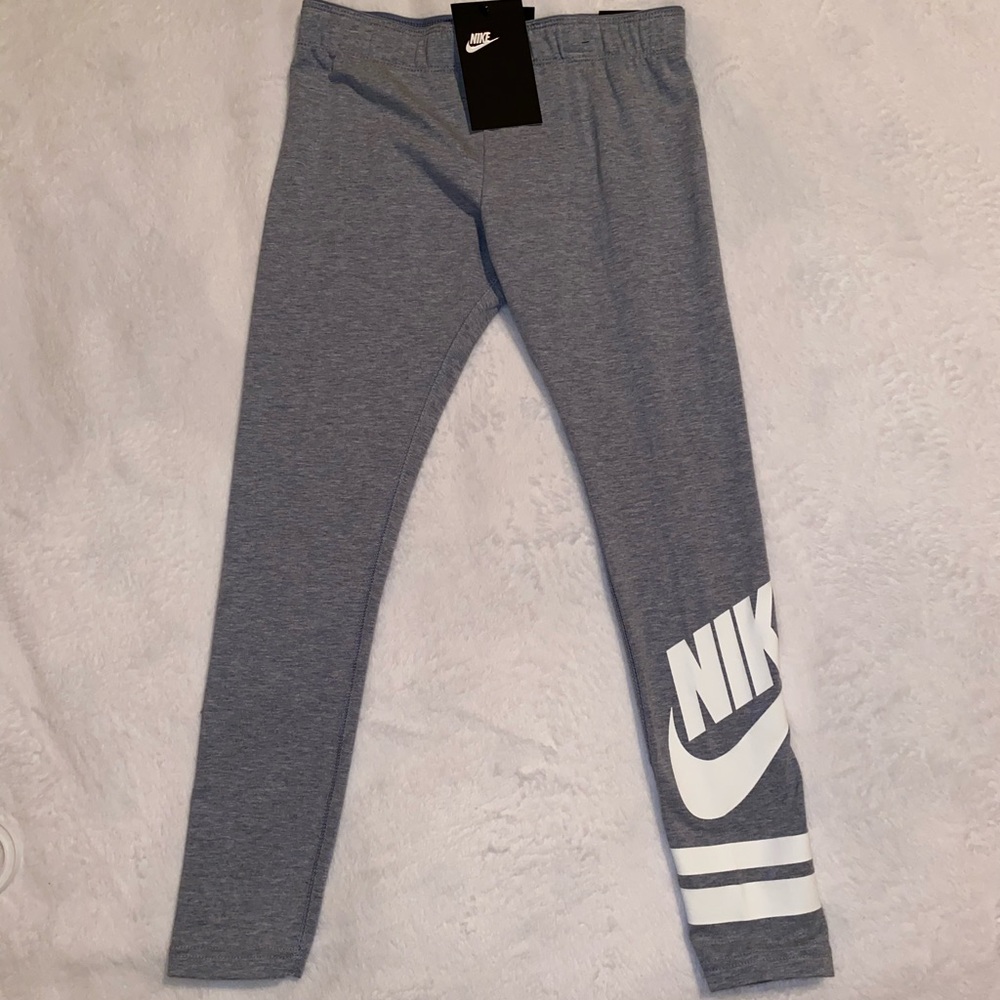 Girl’s Nike Leggings
